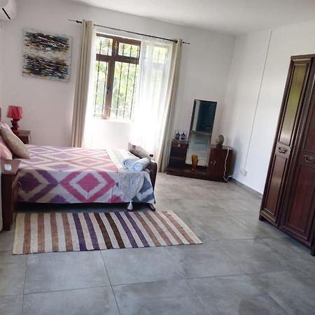 1 Bedroom Apartment In Pereybere With Private Balcony Pereybere Beach Exteriör bild