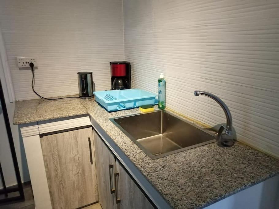 1 Bedroom Apartment In Pereybere With Private Balcony Pereybere Beach Exteriör bild